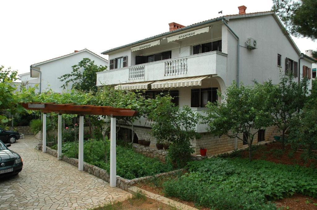 Apartments Jurina คิร์ก ภายนอก รูปภาพ